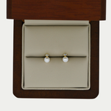 Broquel Perla con Brillante .04 Oro 14K